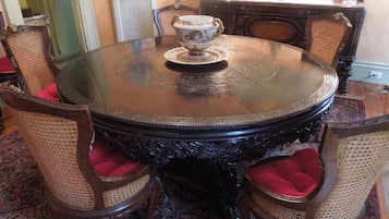 Free daily full breakfast