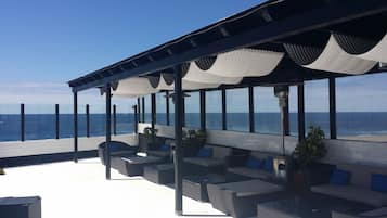Sun deck