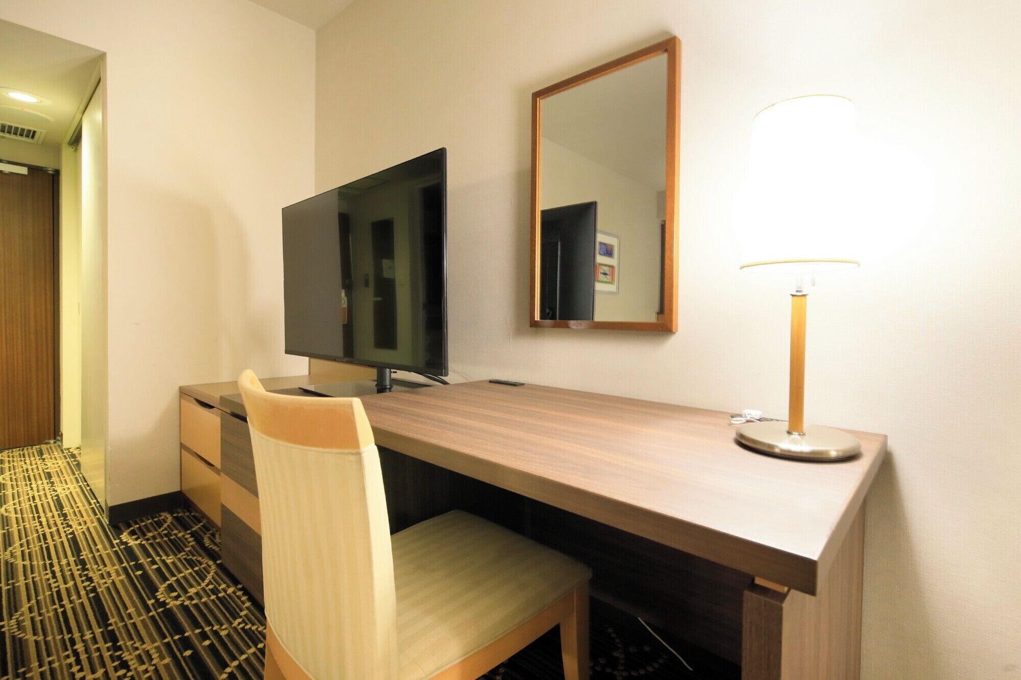 with breakfast room_deluxe twin room, non smoking | 1 bedroom, down duvets, desk, blackout curtains