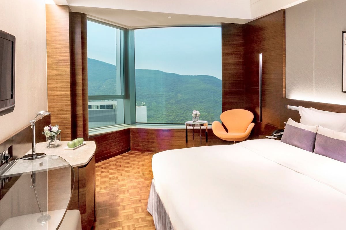 Chambre, vue ville | Mini-bar avec articles gratuits, coffres-forts dans les chambres