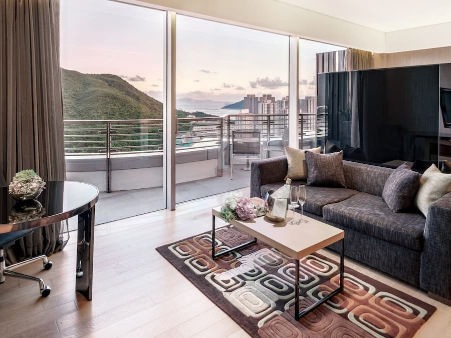 Free minibar items, in-room safe, individually furnished, desk