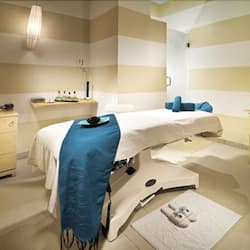 Sauna, bain à remous, hammam, soins corporels, enveloppements corporels