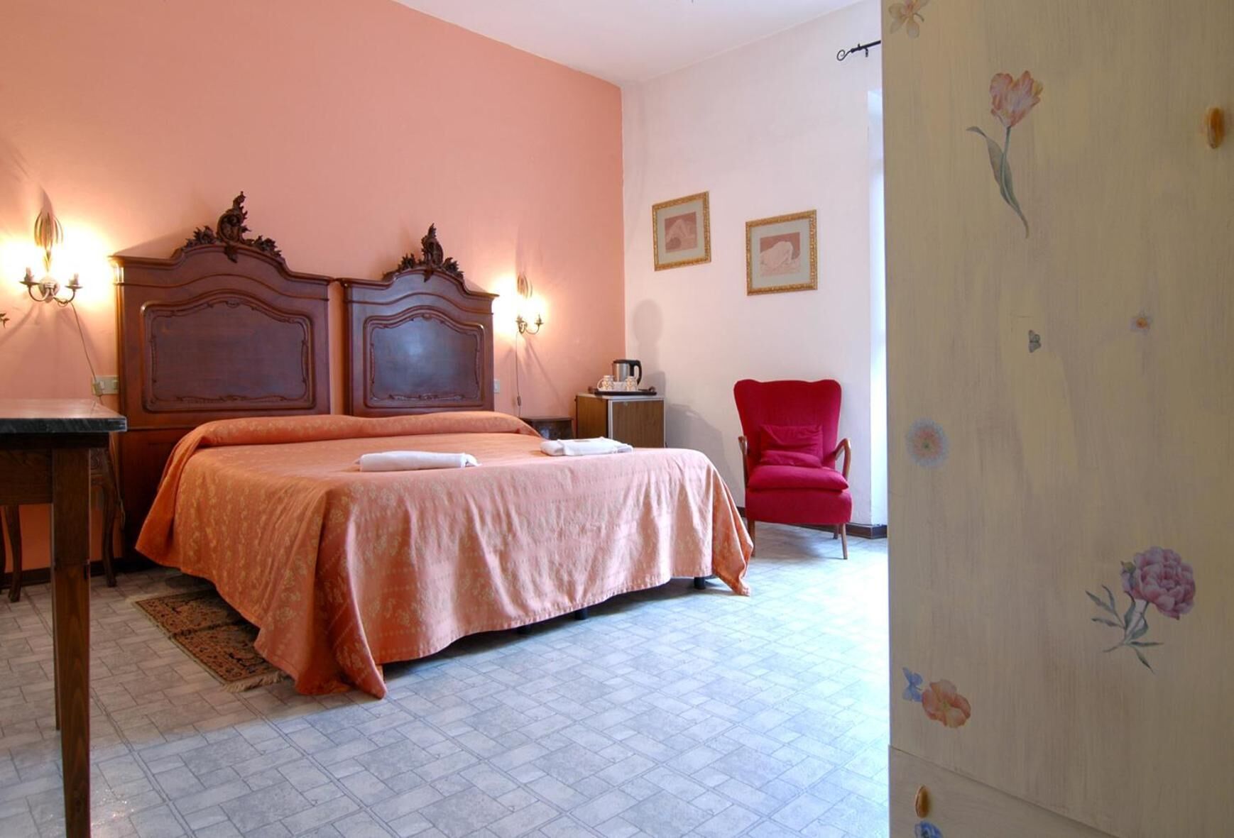 select comfort beds, iron/ironing board, free wifi, bed sheets