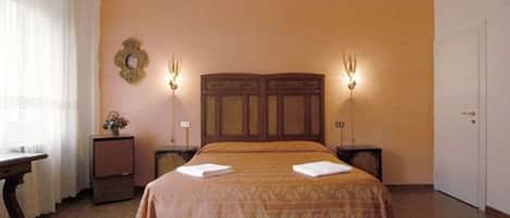 Senger med Select Comfort-madrass og strykejern/-brett