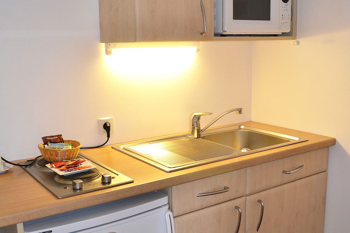 standard triple room | private kitchen | fridge, microwave, espresso maker, coffee/tea maker