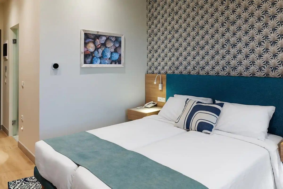 Minibar, in-room safe, desk, laptop workspace