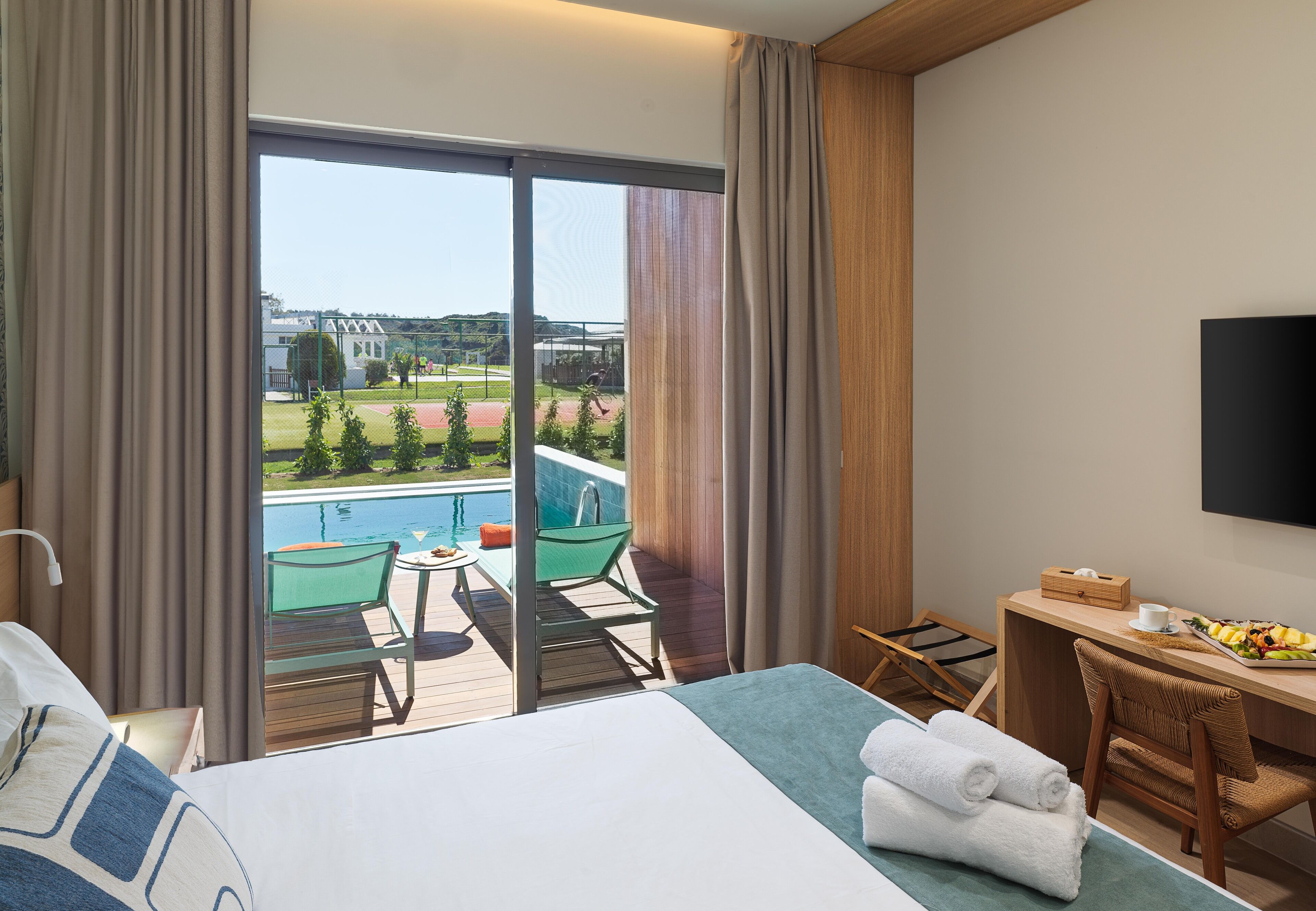 华丽客房, 私人游泳池 | 迷你吧、客房内保险箱、办公桌、笔记本电脑工作区