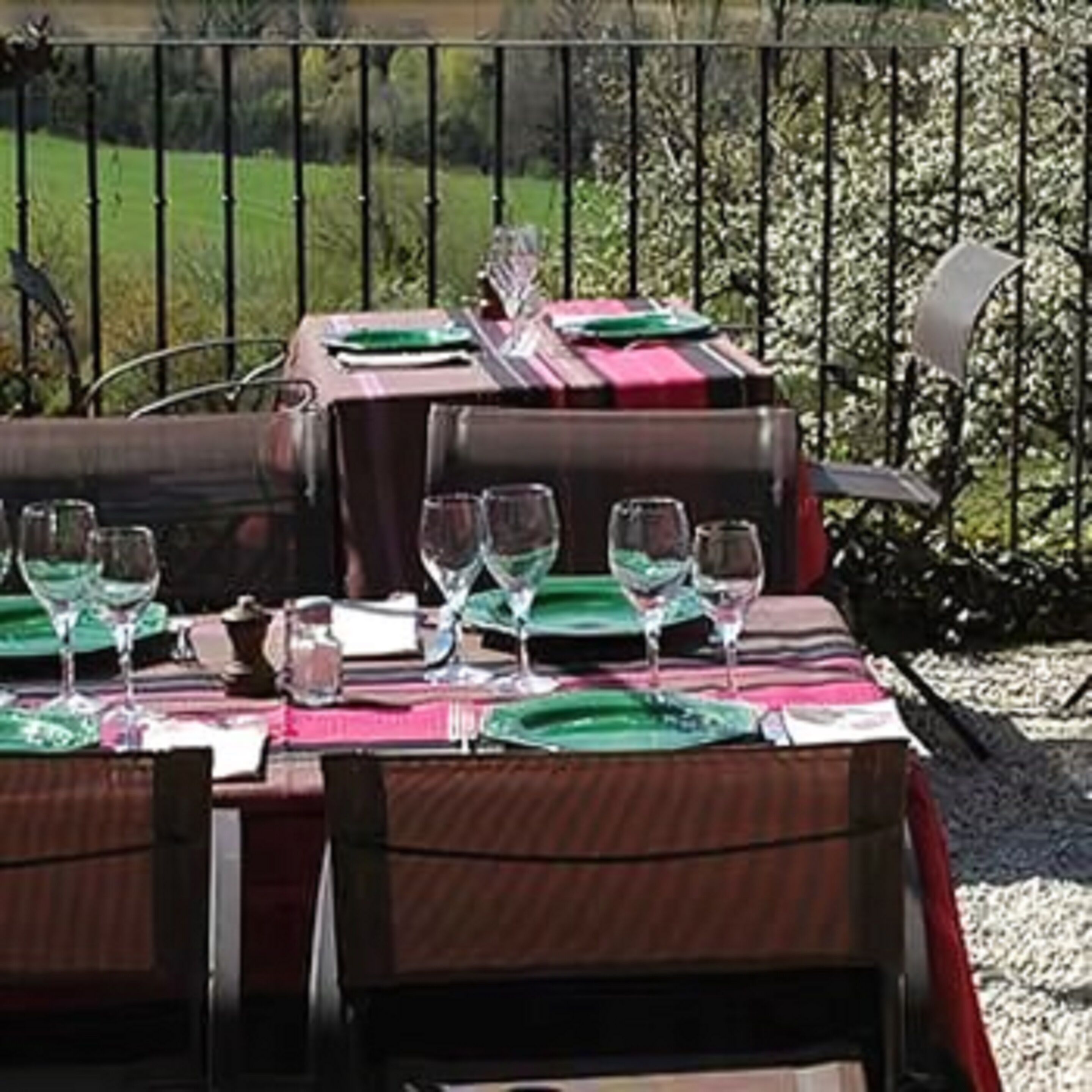 lunch and dinner served, french cuisine