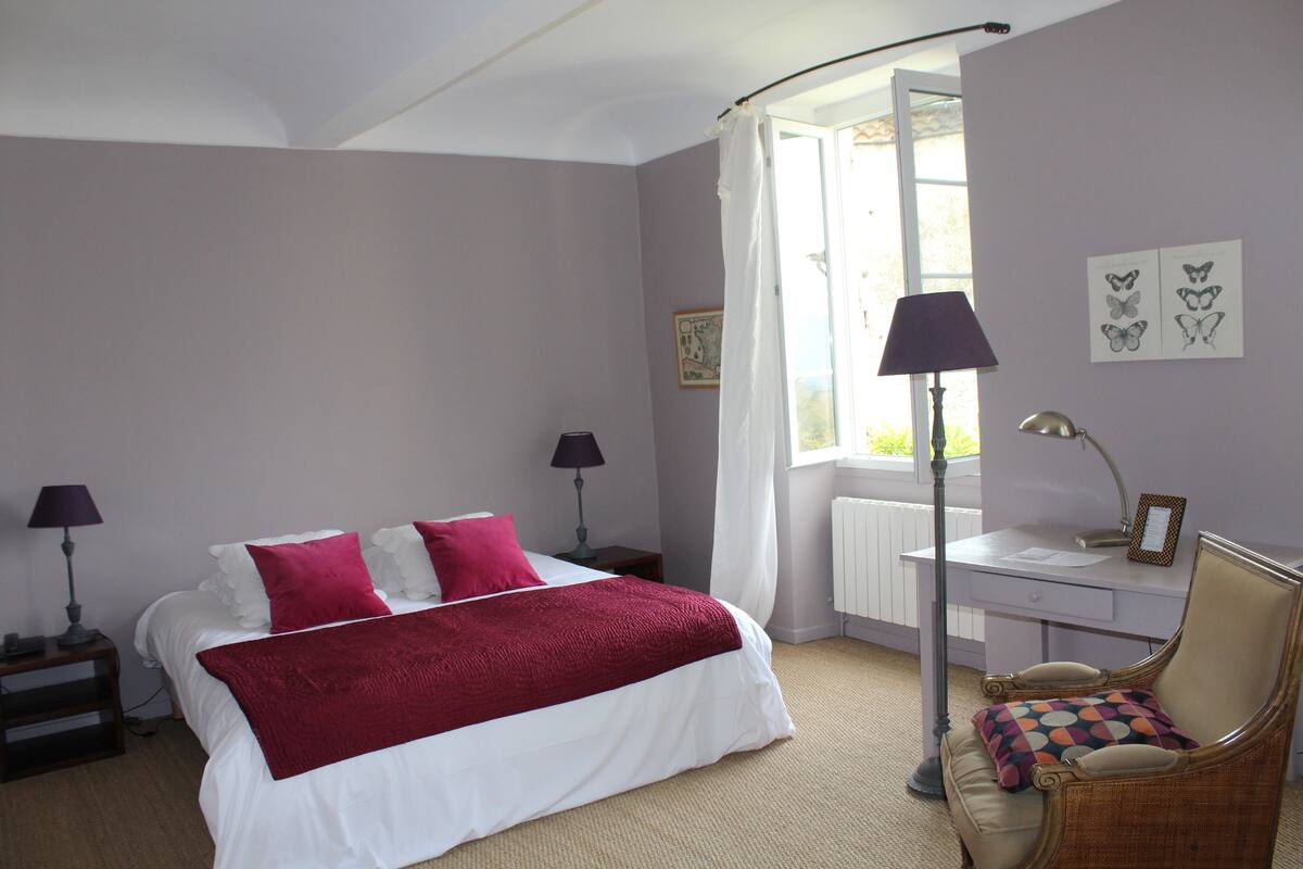 1 bedroom, blackout curtains, soundproofing, free wifi