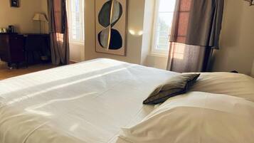 Rideaux occultants, chambres insonorisées, Wi-Fi gratuit, draps fournis