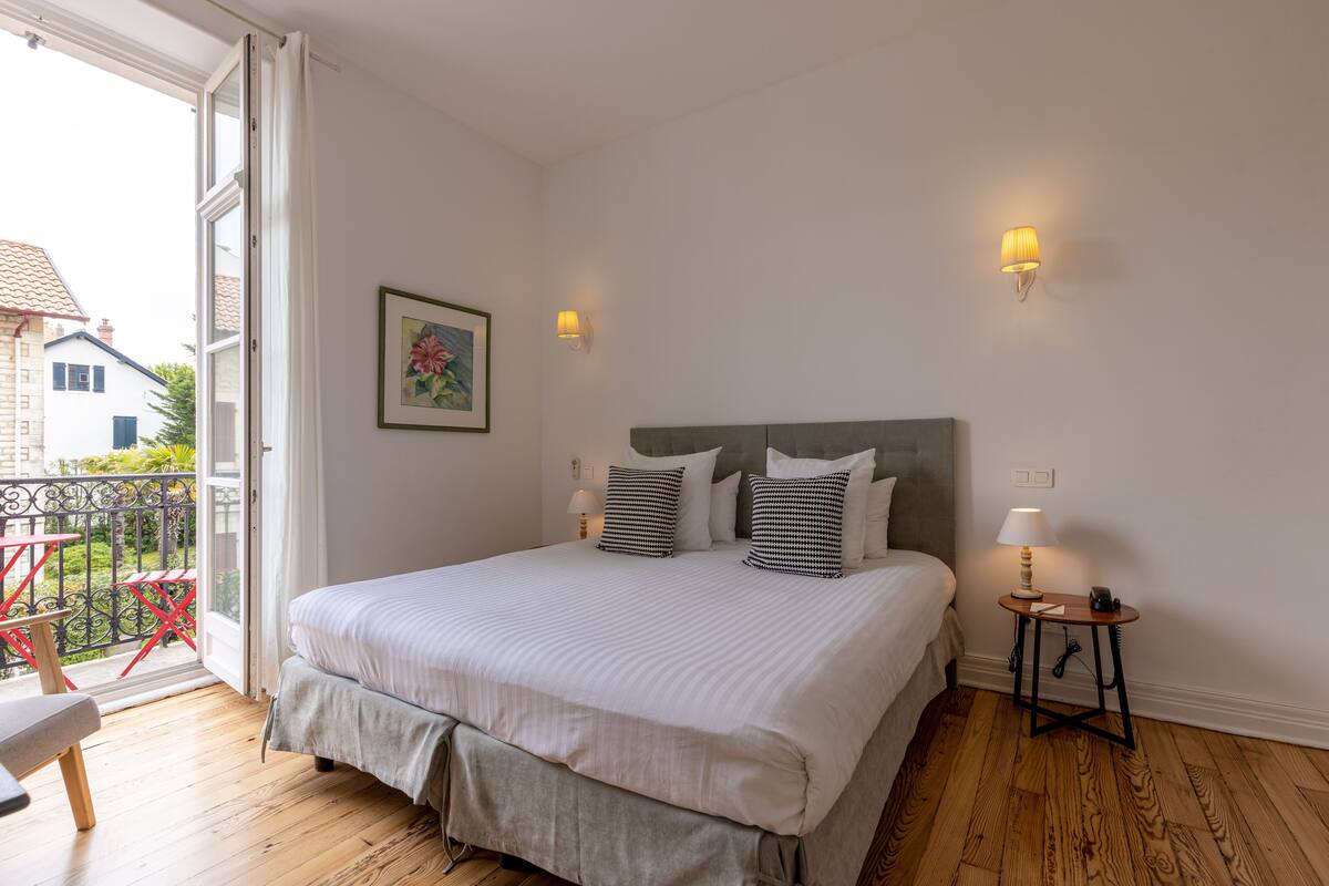 Superior Plus Room, Balcony | In-room safe, desk, soundproofing, iron/ironing board (on request)