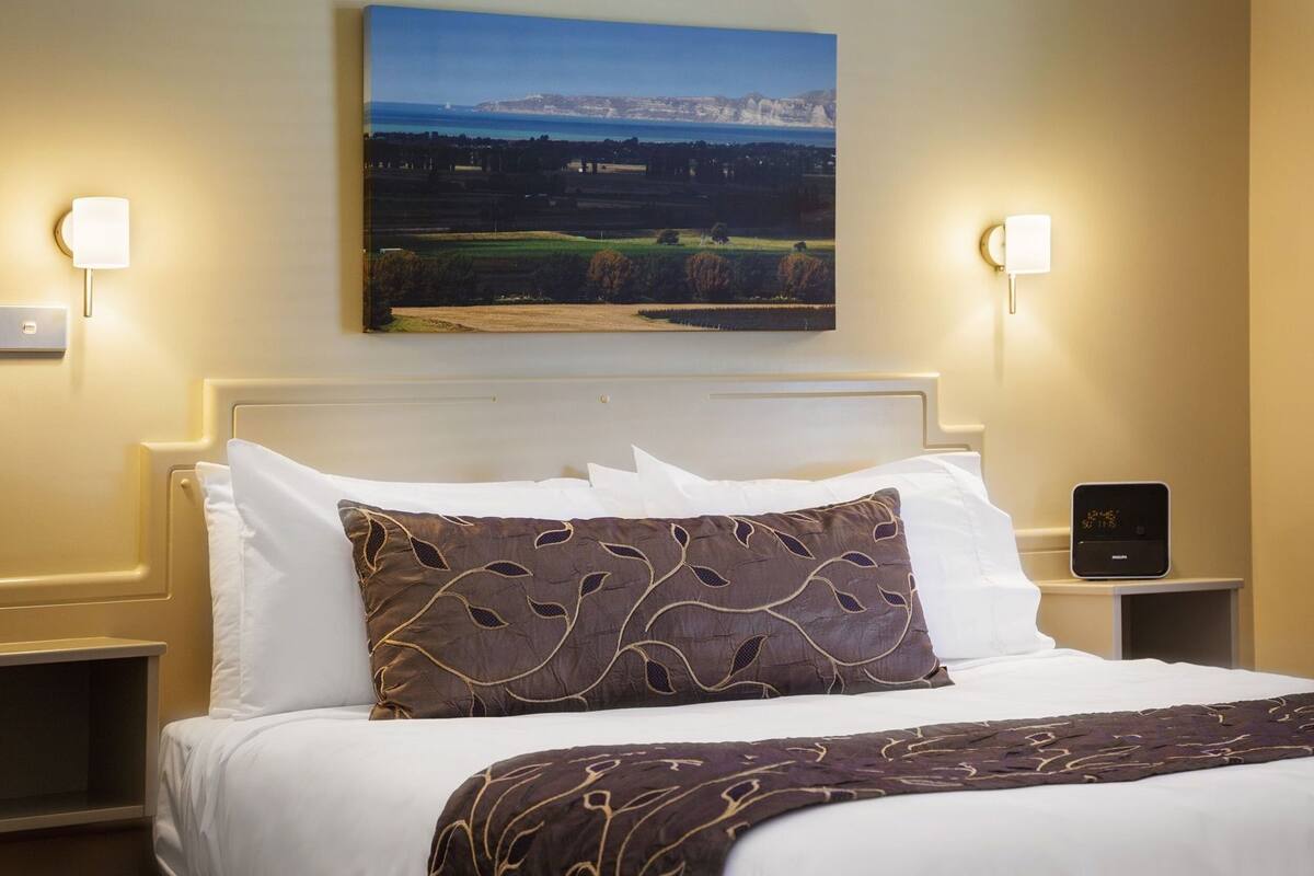 Escritorio y espacio para trabajar con laptop