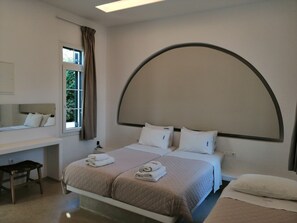 Superior Studio (3 adults) | Soundproofing, free WiFi, bed sheets - Andromeda Residence (Mykonos)