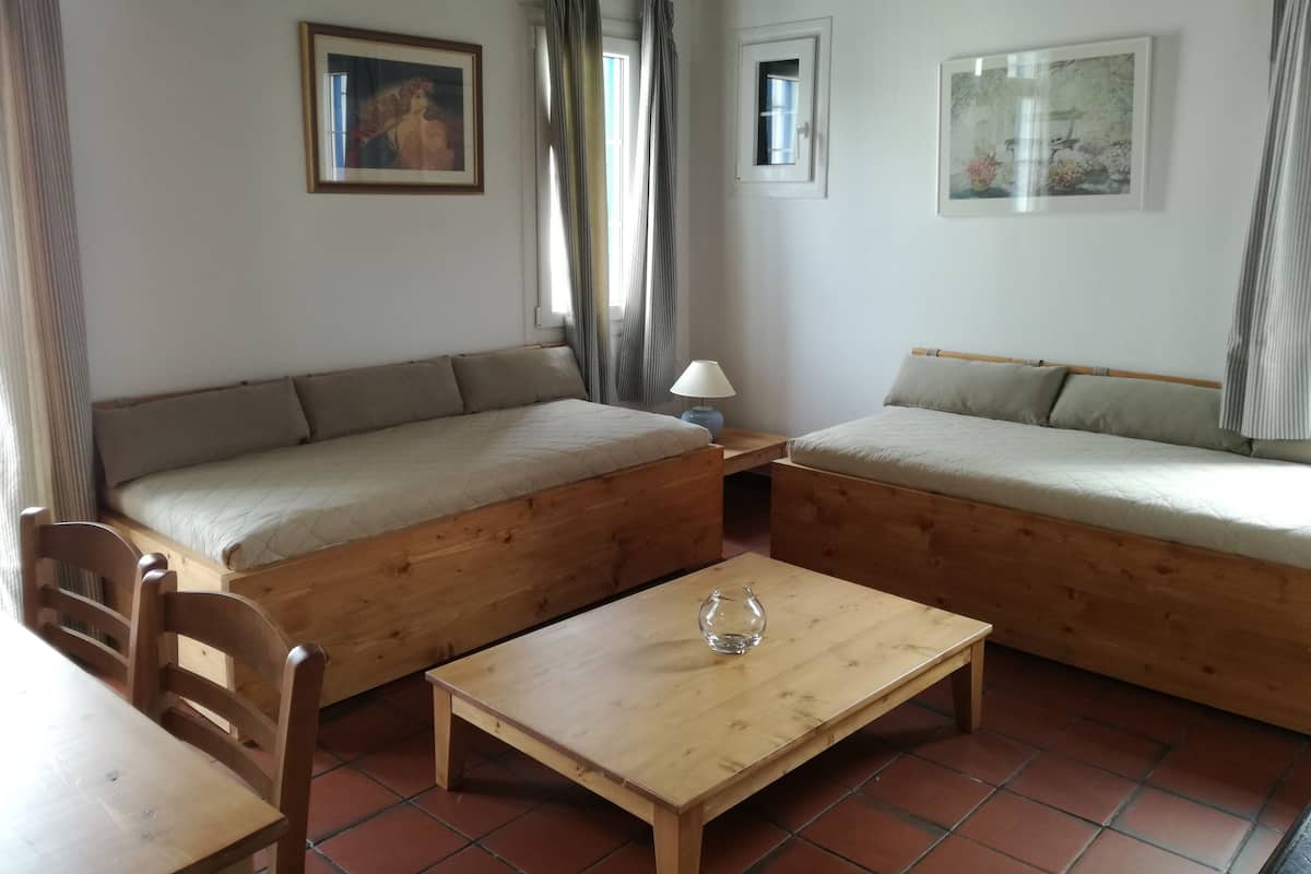 Apartment, 1 Bedroom (4 adults) | Living room