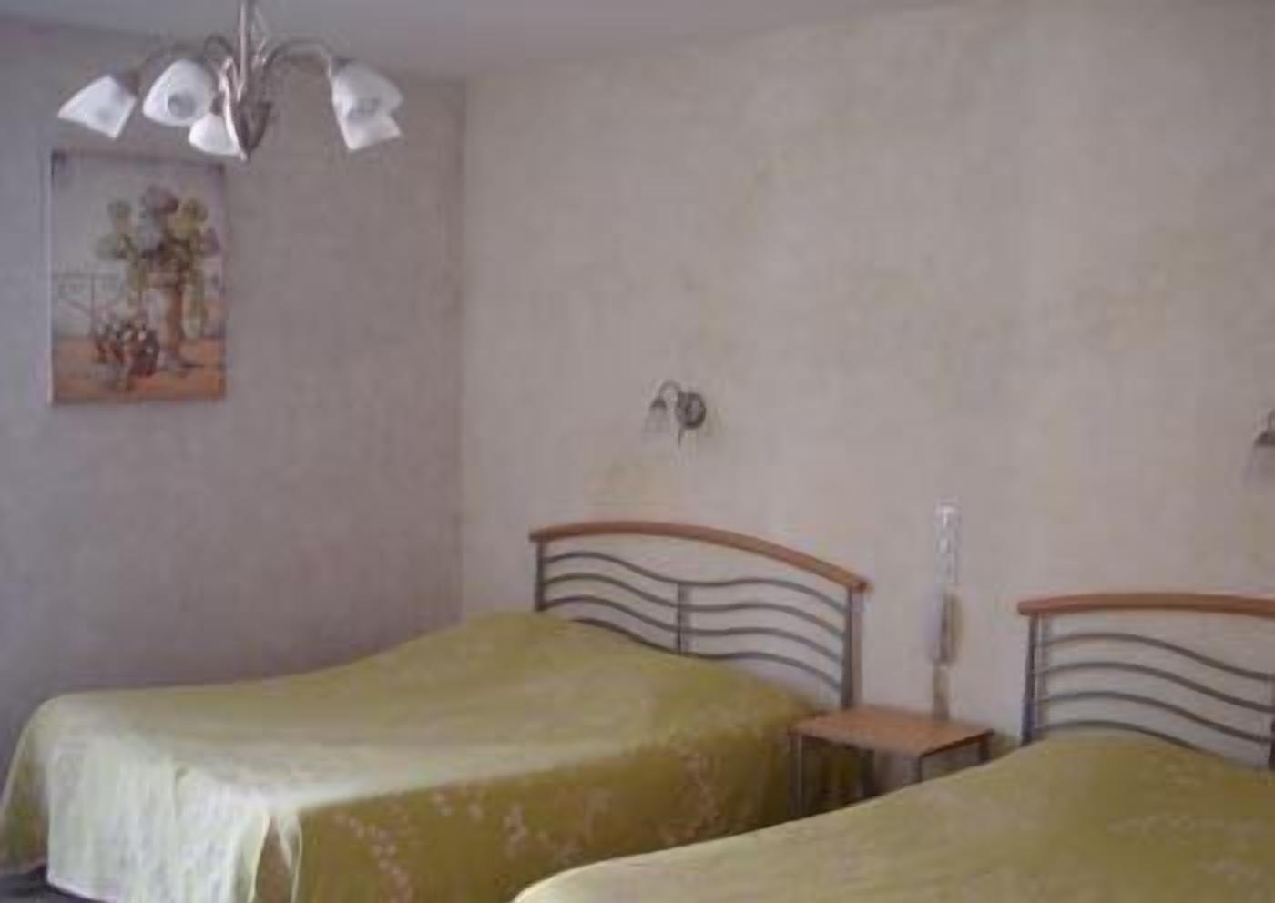 desk, iron/ironing board, cots/infant beds, rollaway beds