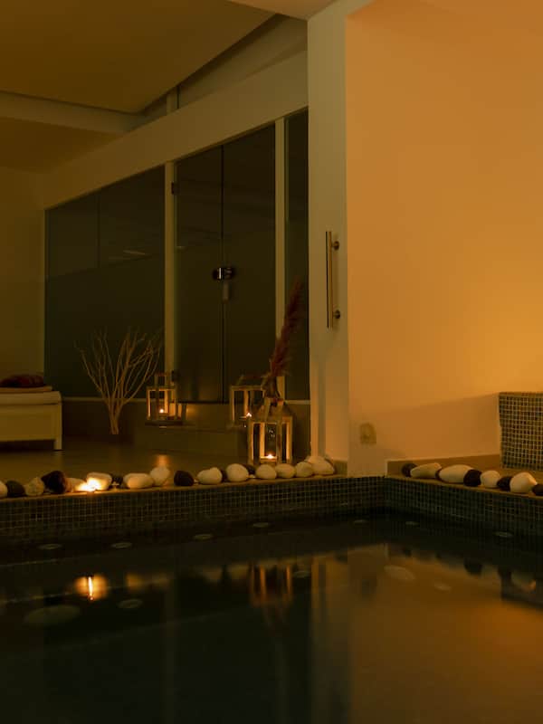 Couples treatment rooms, Turkish bath, body treatments, hydrotherapy