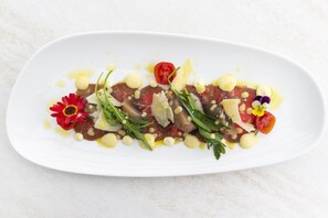 2 restaurantes, culinária grega