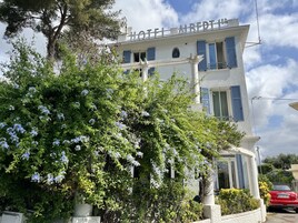 Fachada de la propiedad