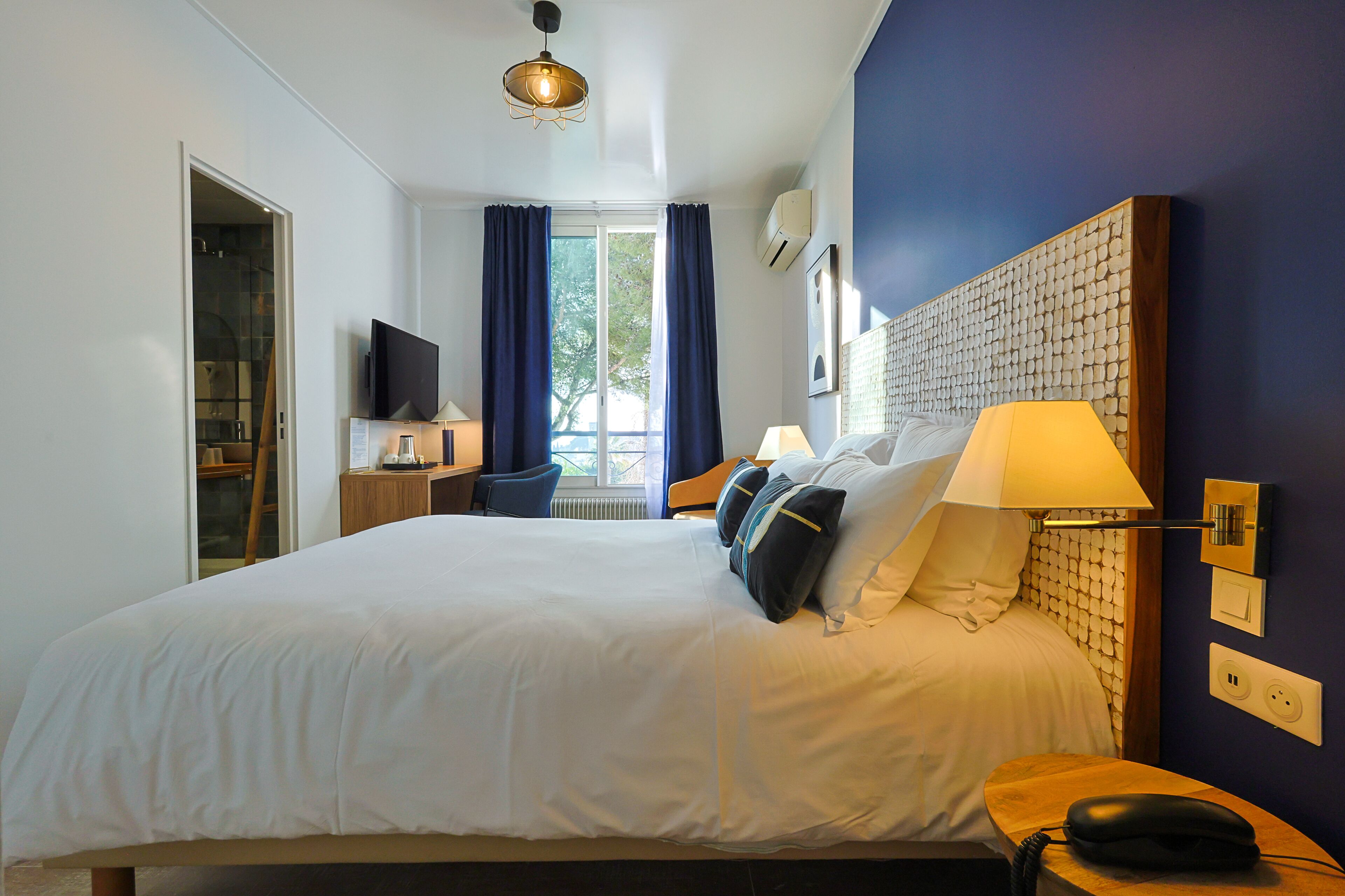 superior double room, sea view | in-room safe, desk, laptop workspace, blackout curtains