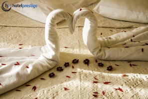 Double or Twin Room | Minibar, in-room safe, desk, soundproofing