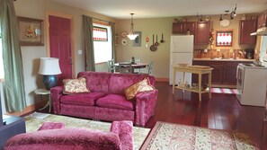 Romantic Cottage | Living area | TV - Woodside Inn (Agassiz)