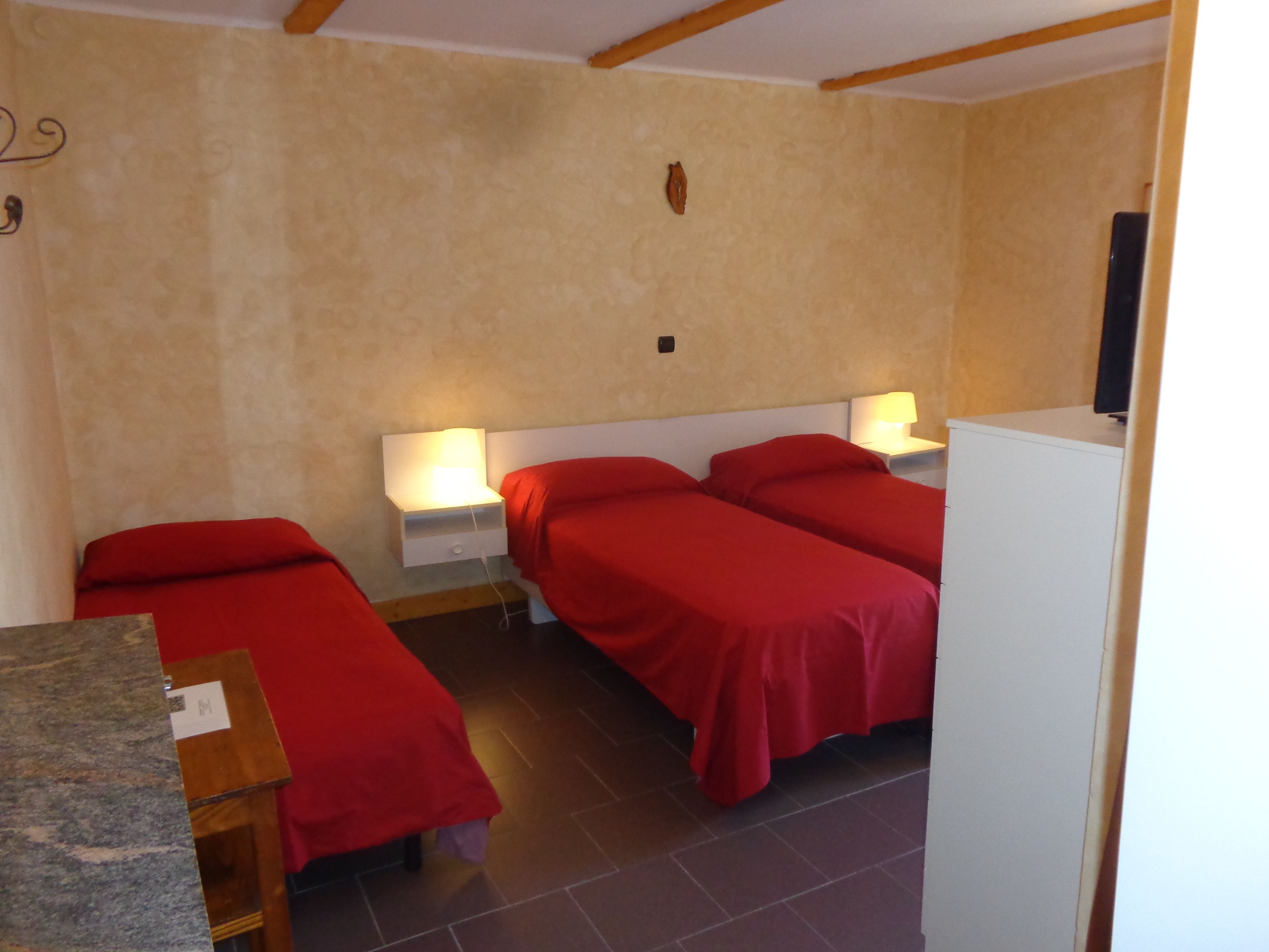 triple room | desk, free wifi