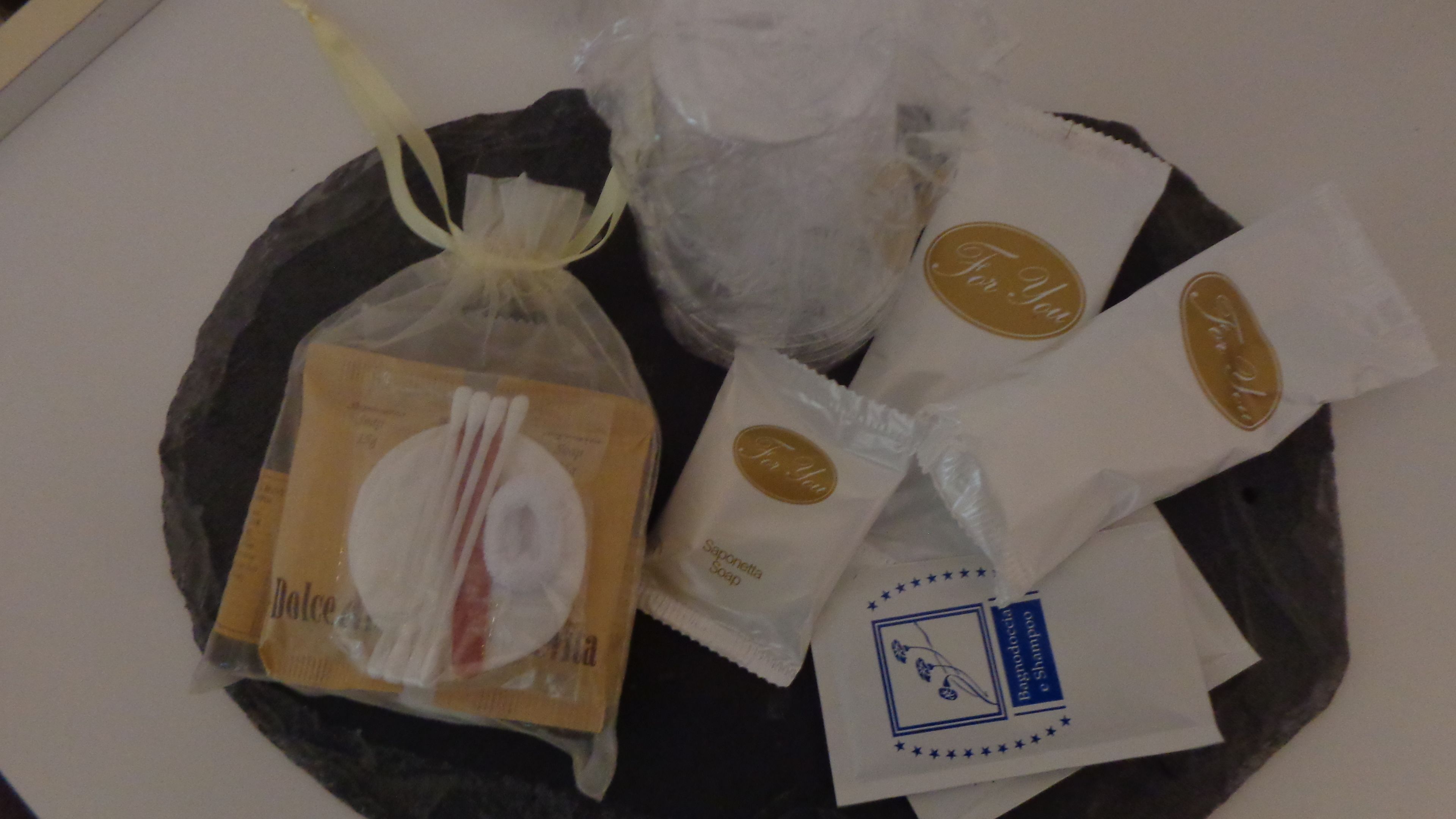 double room | bathroom amenities | shower, free toiletries, bidet, towels