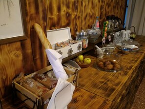 Free daily buffet breakfast
