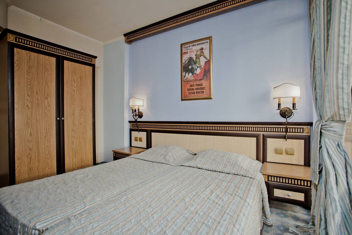 In-room safe, desk, iron/ironing board, free cribs/infant beds