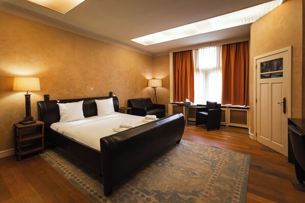 Superior-Doppelzimmer | Minibar, Zimmersafe, individuell dekoriert, Schreibtisch