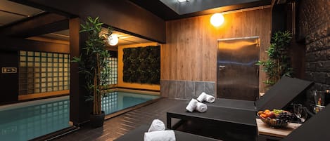 Piscine couverte