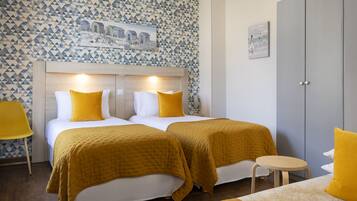 Classic Triple Room | Individually decorated, individually furnished, desk, laptop workspace