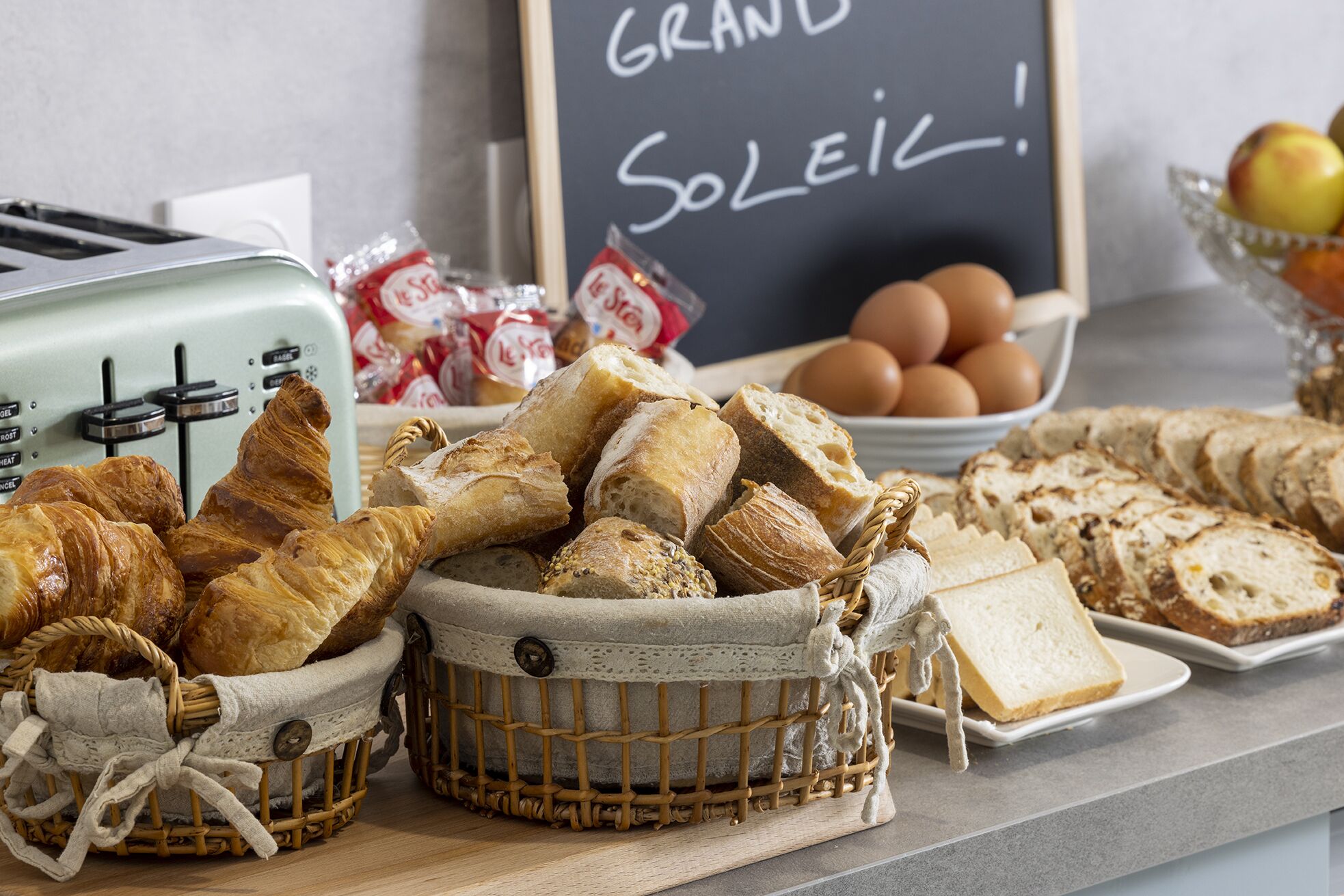 daily continental breakfast (eur 13.5 per person)