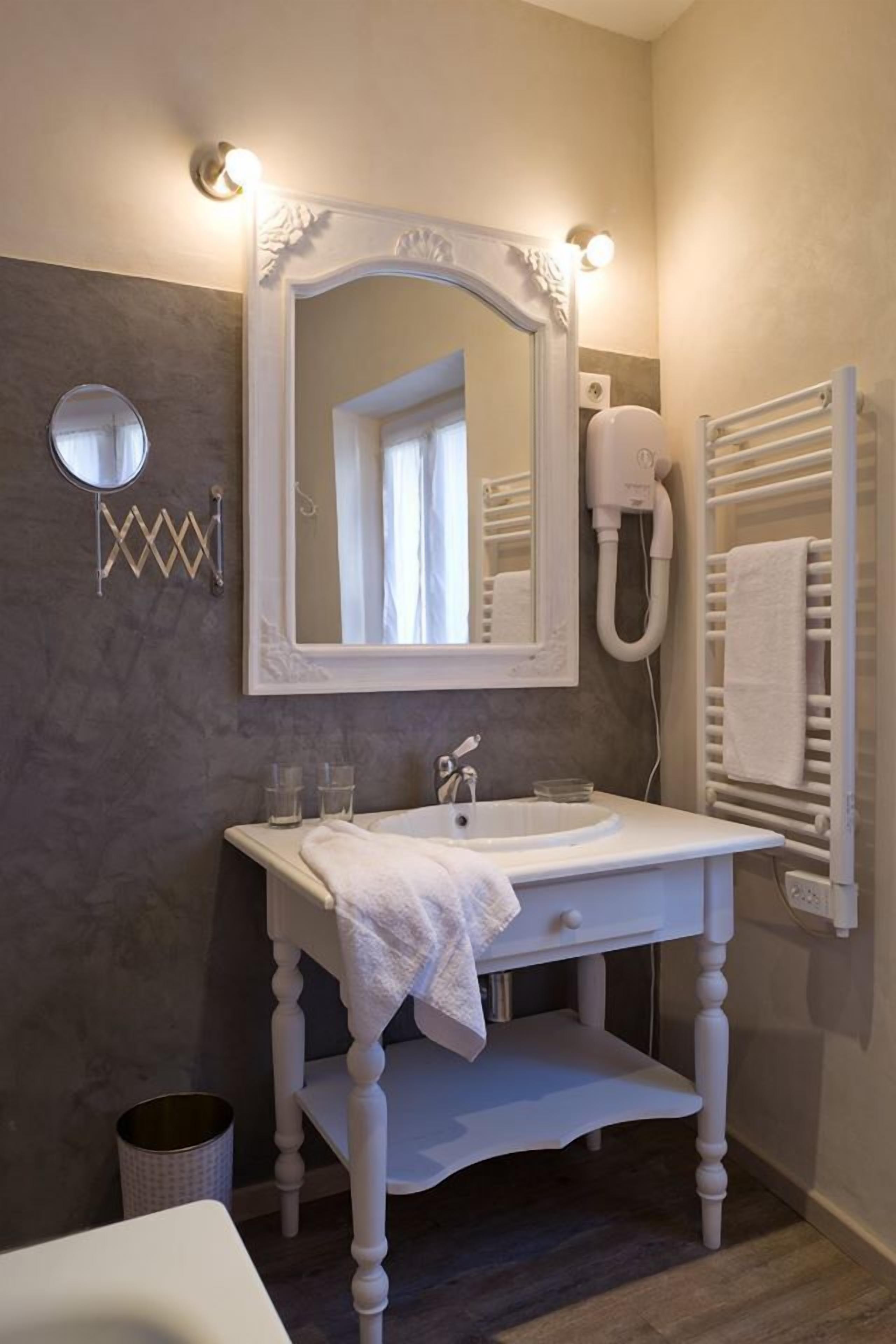 premium double room | bathroom sink