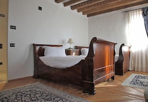 Minibar, in-room safe, individually furnished, desk