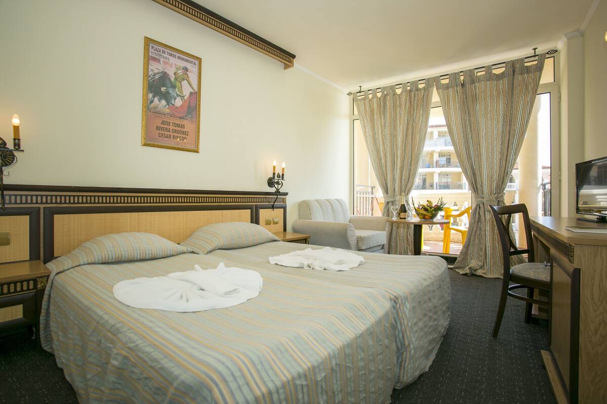 In-room safe, desk, iron/ironing board, free cribs/infant beds