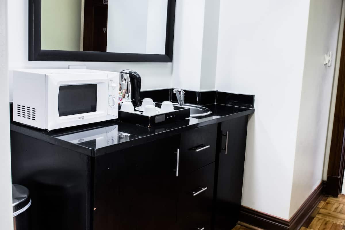 fridge, microwave, coffee/tea maker, electric kettle