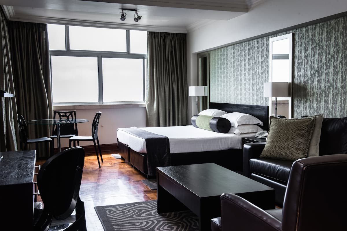 1 bedroom, in-room safe, desk, laptop workspace