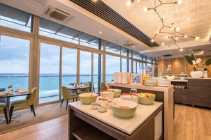 Breakfast, lunch and dinner served