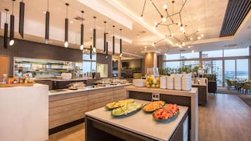 Frühstück, Mittagessen und Abendessen