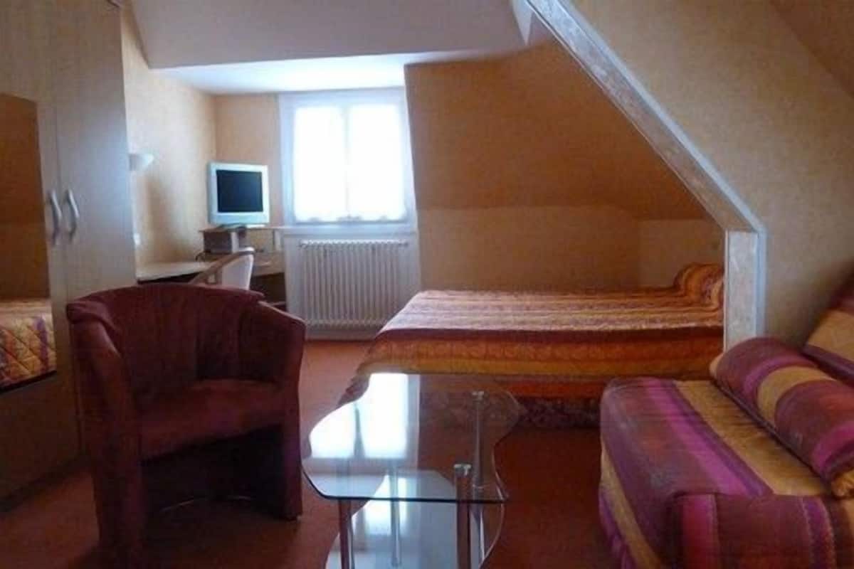 superior double room | desk, free wifi, bed sheets