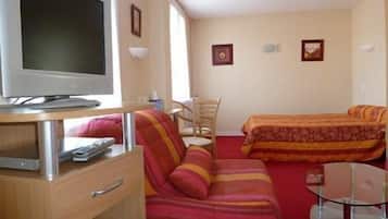 Superior Double Room | Desk, free WiFi, bed sheets