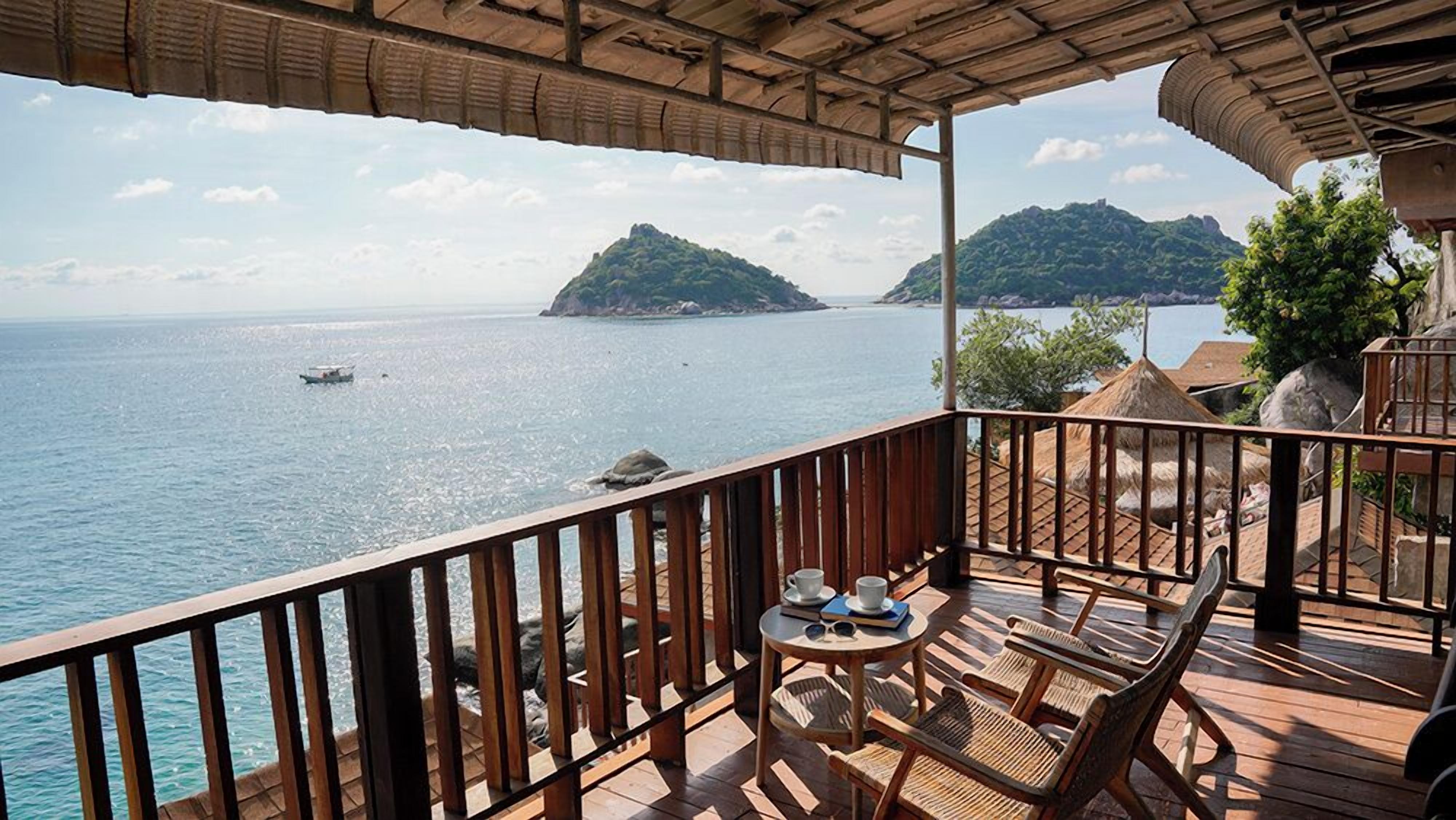 Pavilion Seafront Family villa | ลานระเบียง/นอกชาน