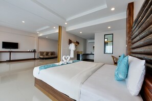 Minibar, desk, laptop workspace, blackout curtains - Dusit Buncha Koh Tao by Riya Group (Koh Tao)