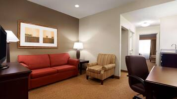 Suite, 1 Bedroom, Non Smoking | Premium bedding, desk, iron/ironing board, free cots/infant beds