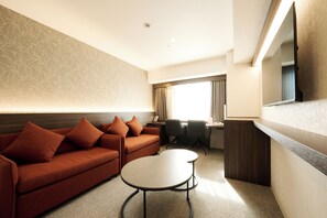 Kamar Twin Superior, 2 kamar tidur, Bebas Asap Rokok | Brankas, meja kerja, ruang kerja ramah laptop, dan tirai kedap cahaya