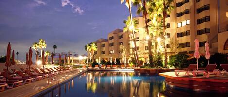 Fassade der Unterkunft – Abend/Nacht