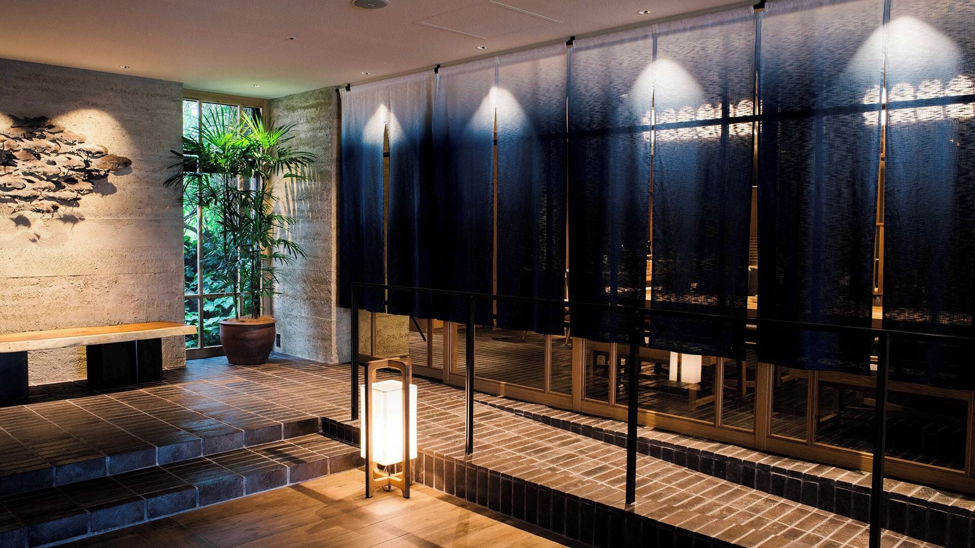 3 restaurants, breakfast, lunch, dinner served; japanese cuisine