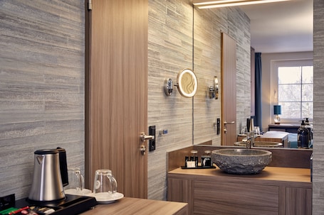 Superior Double Room | Bathroom