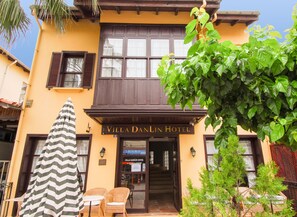 Fachada de la propiedad